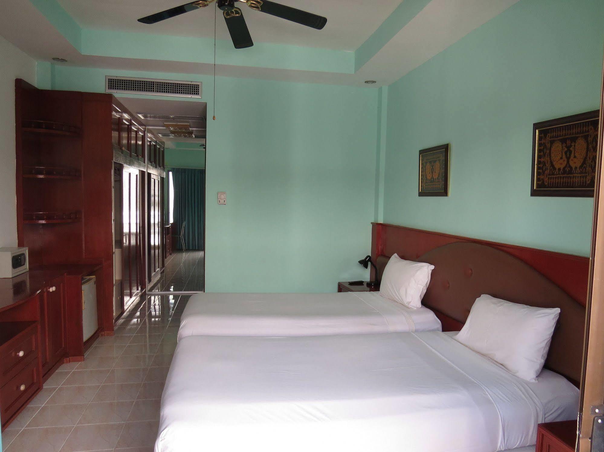 Club Residence Near The Beach By Plh Phuket Kamala Beach Exterior photo